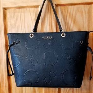 Guess tote